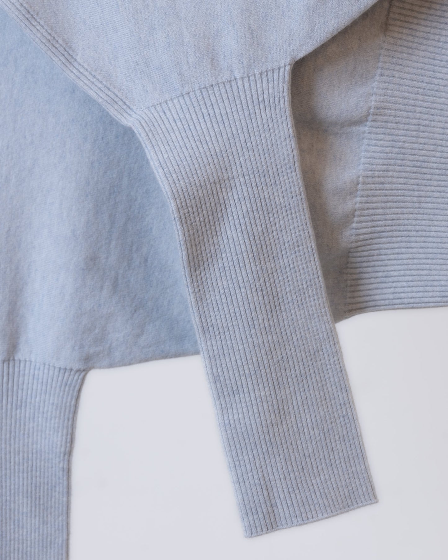 一體成型寬版連袖高領上衣(灰色)