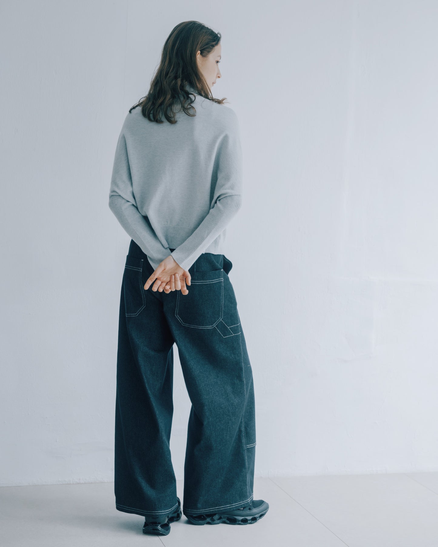 一體成型寬版連袖高領上衣(灰色)