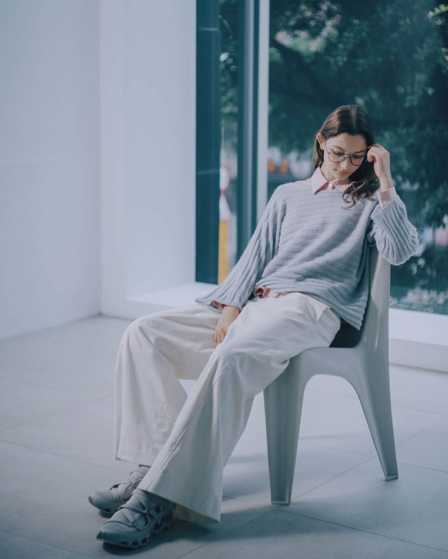 橫紋寬版針織上衣(淺灰)