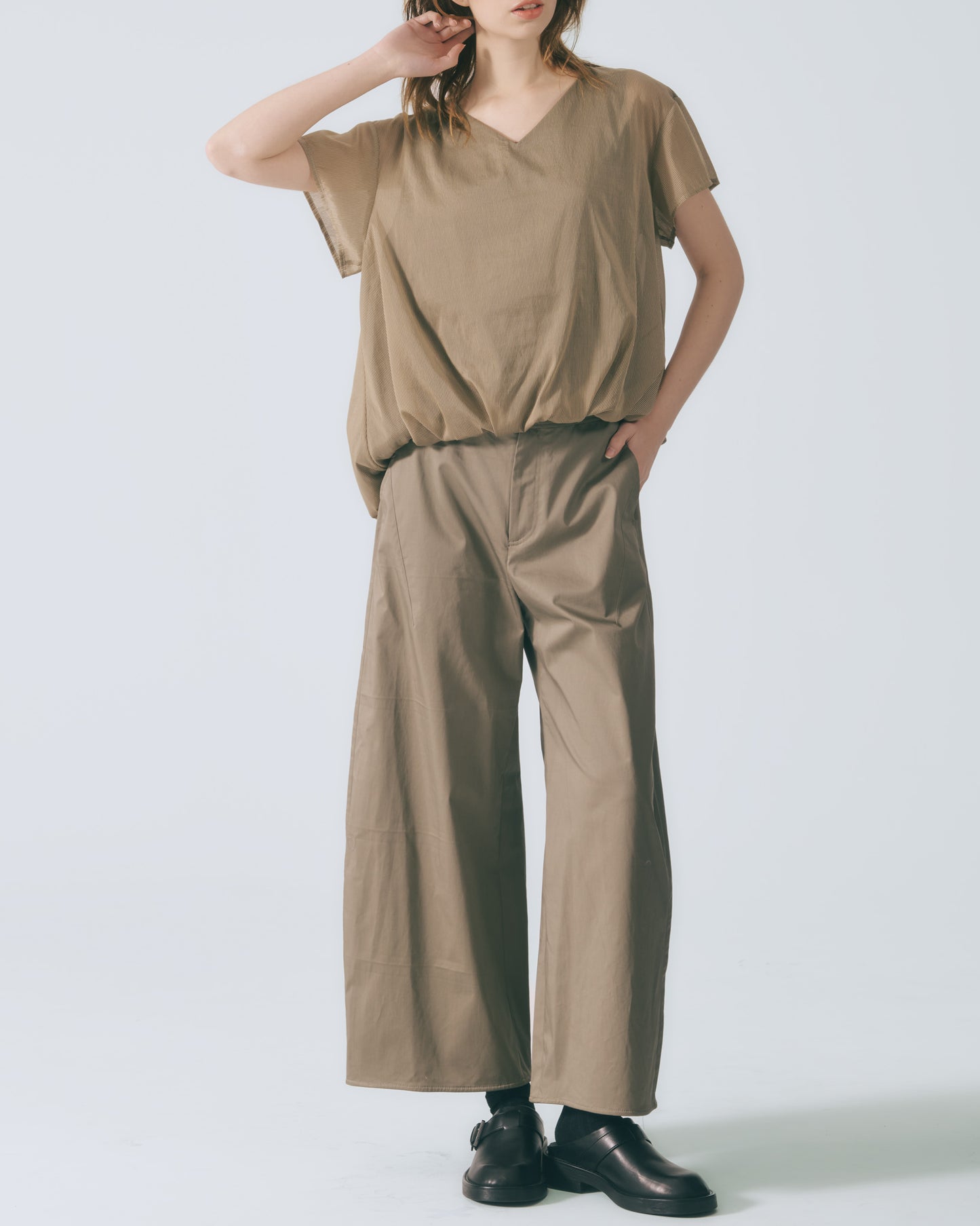 V領鬆褶條紋上衣 (咖啡)