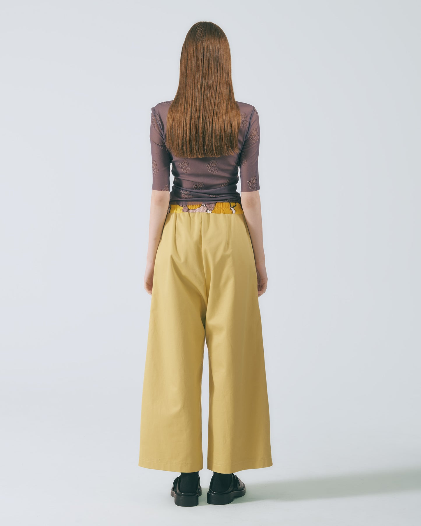 弧線剪接直筒長褲 (亮黃)