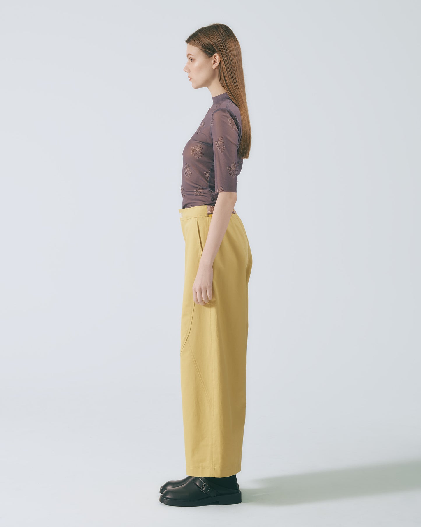 弧線剪接直筒長褲 (亮黃)