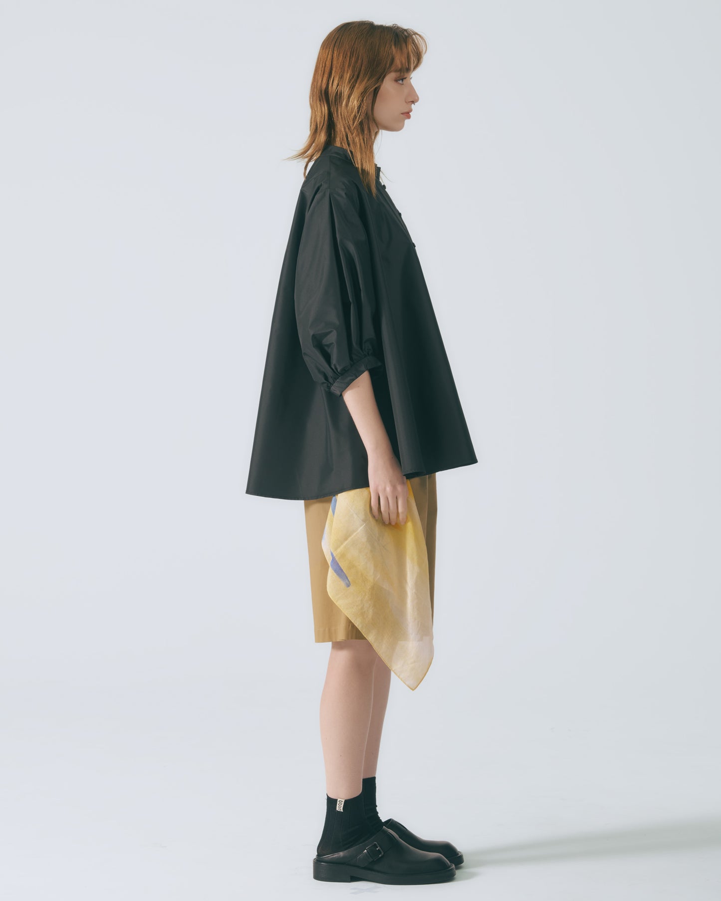 立領五分澎袖上衣 (黑色)