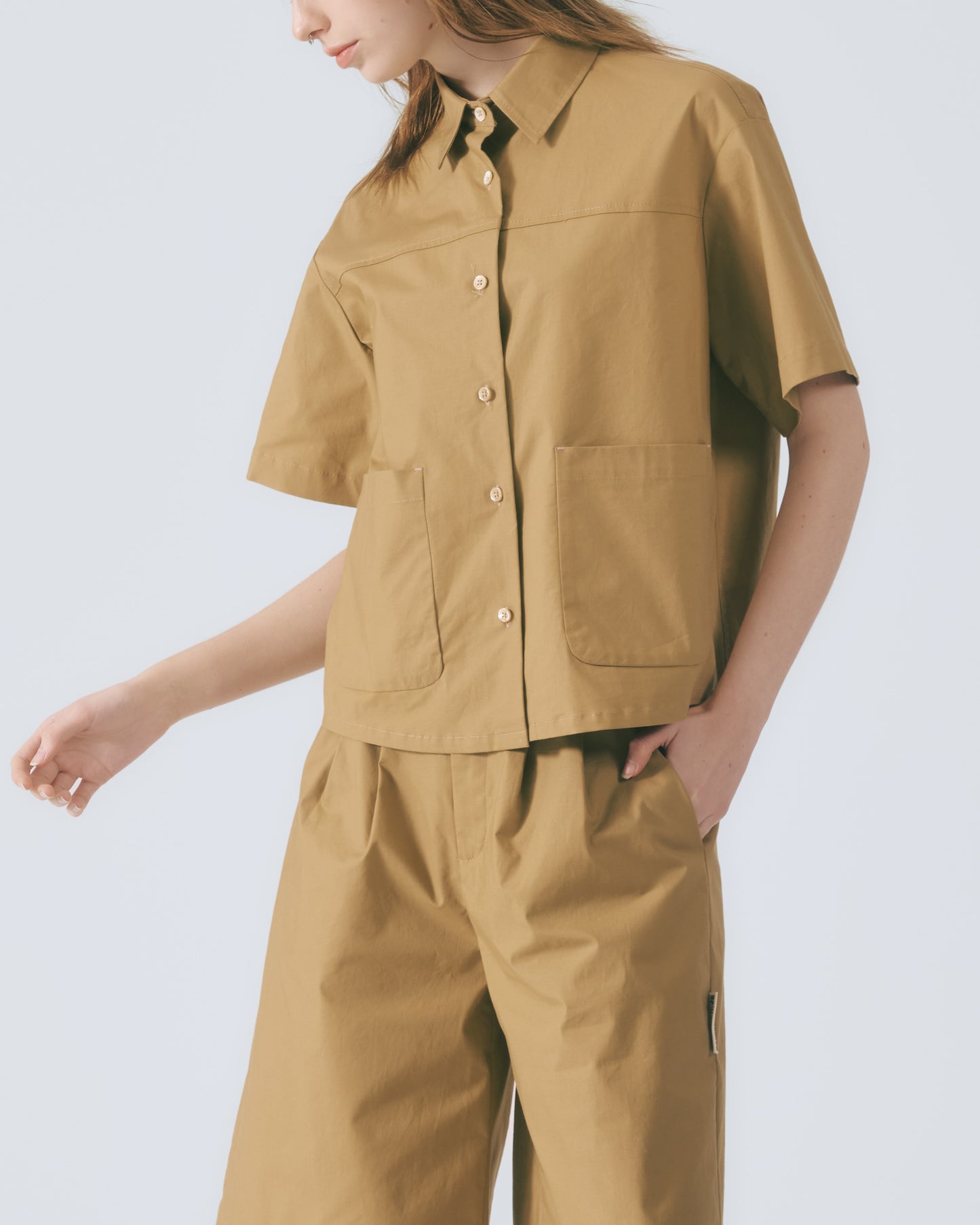 工裝貼袋短袖襯衫 (卡其)