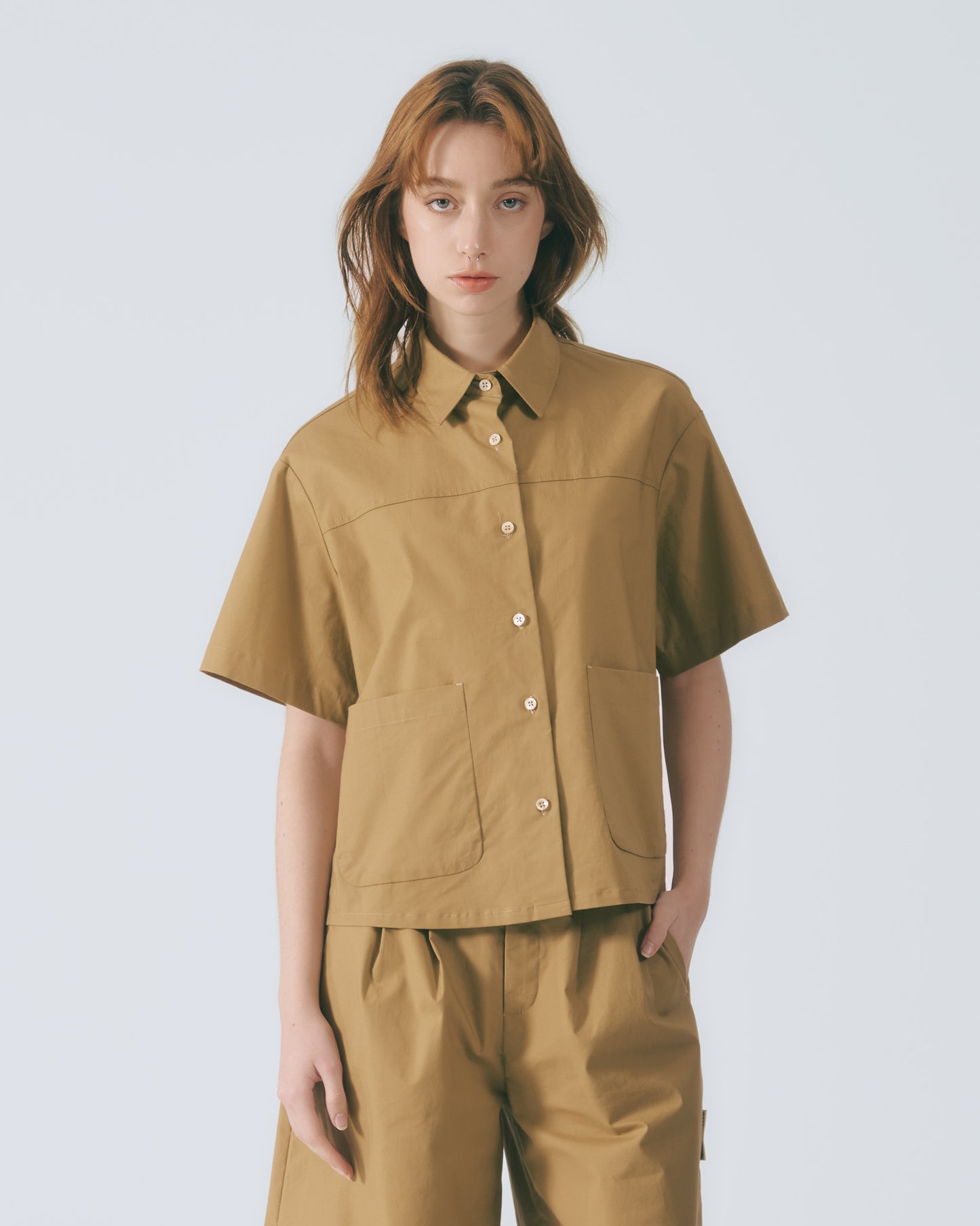 工裝貼袋短袖襯衫 (卡其)