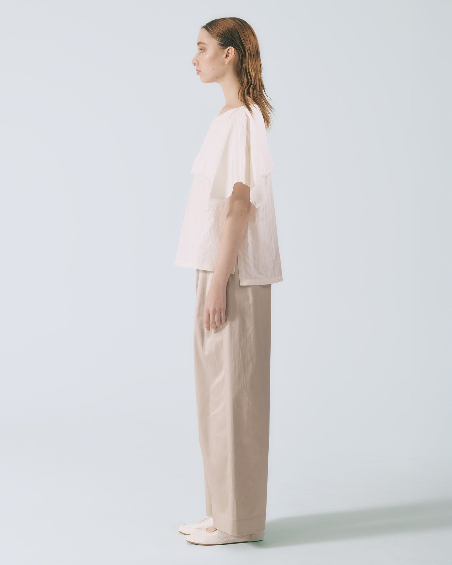 蕾絲壓邊罩袖上衣 (白色)