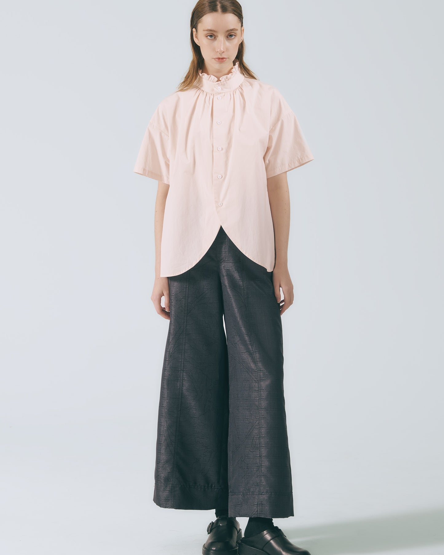 荷葉領弧形開襟上衣 (淺粉)