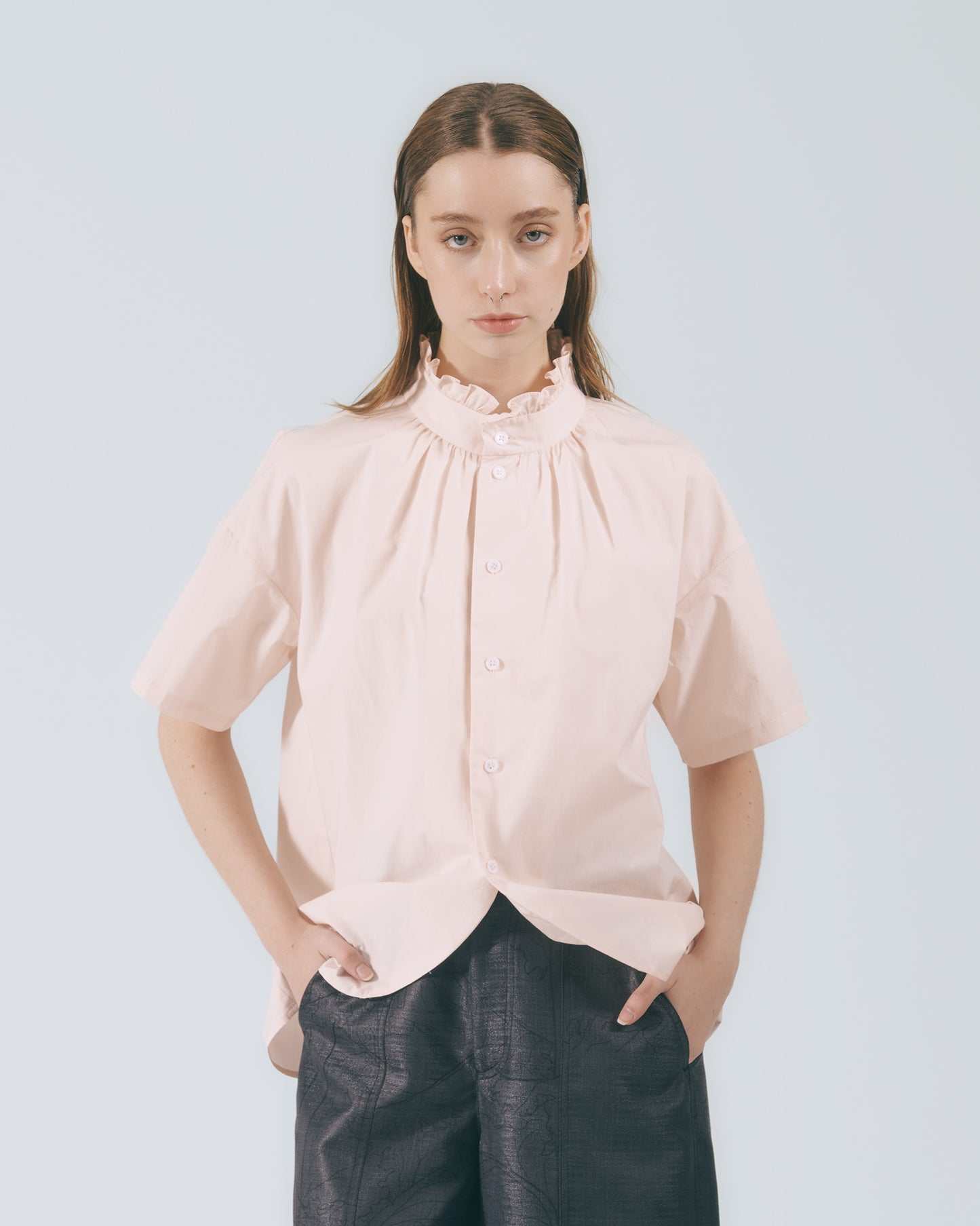荷葉領弧形開襟上衣 (淺粉)