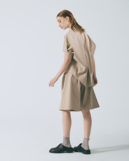 斜肩蕾絲立體輪廓上衣 (卡其)