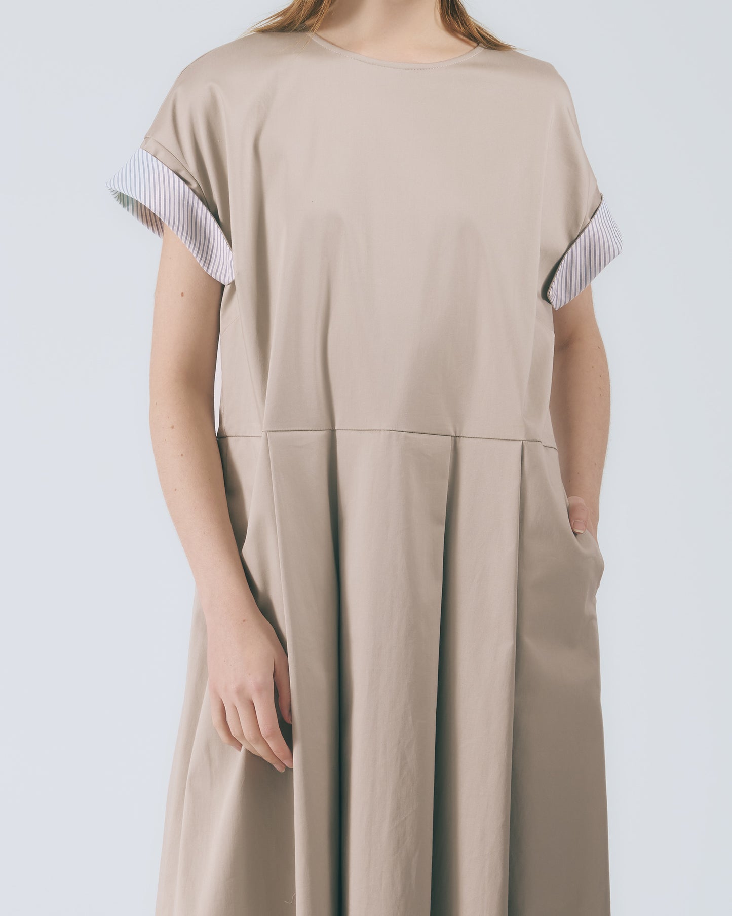 拼接打摺寬袖長洋裝(卡其)