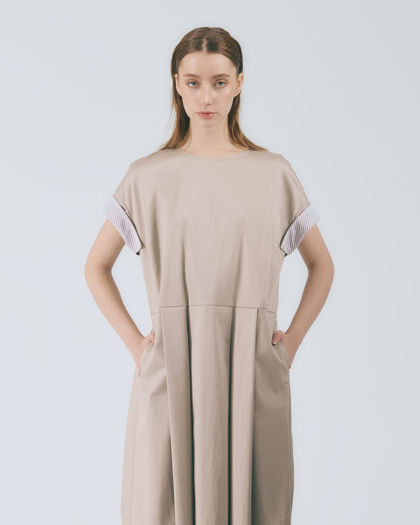 拼接打摺寬袖長洋裝(卡其)