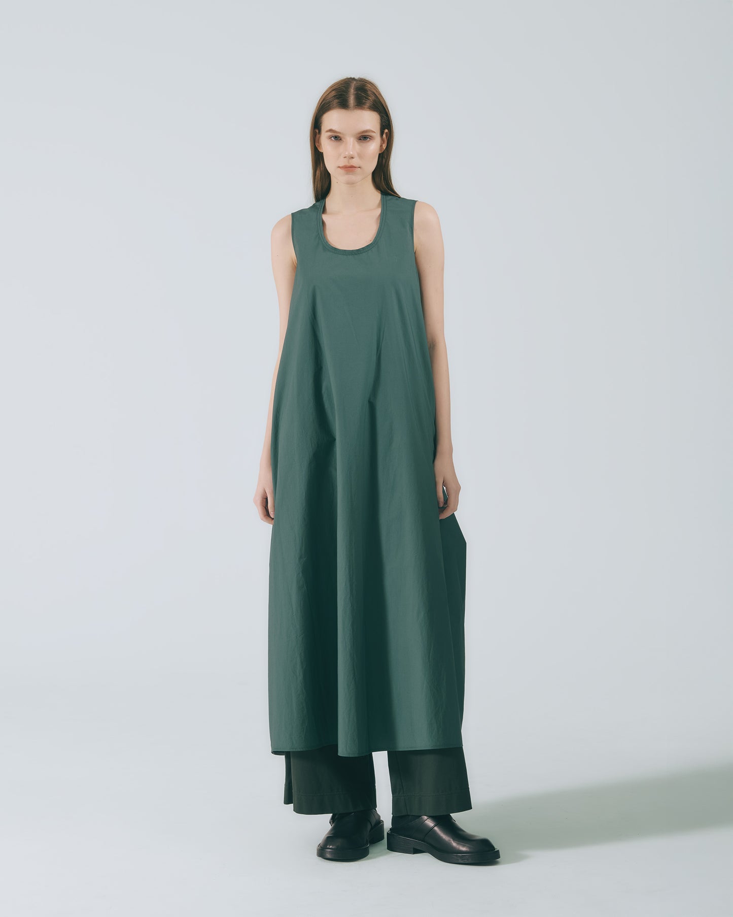 立體廓型無袖長洋裝 (墨綠)