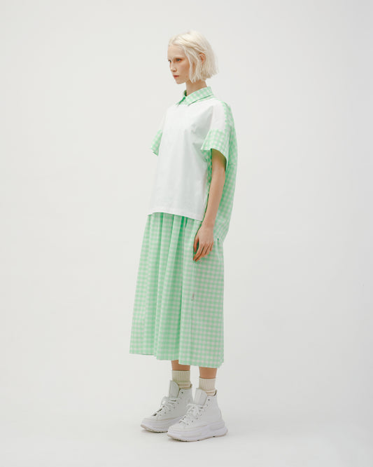 Green and white checkered three-dimensional cutting top