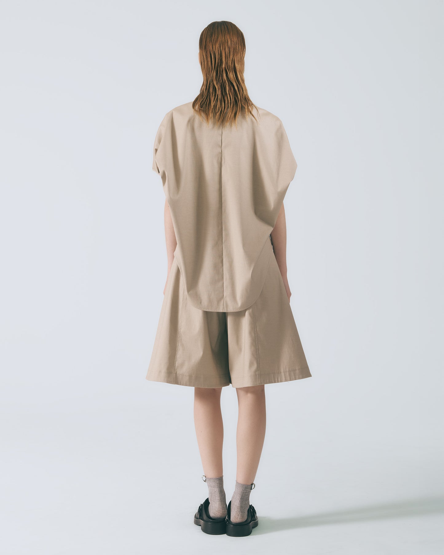 立體剪裁寬擺短褲 (灰卡其)