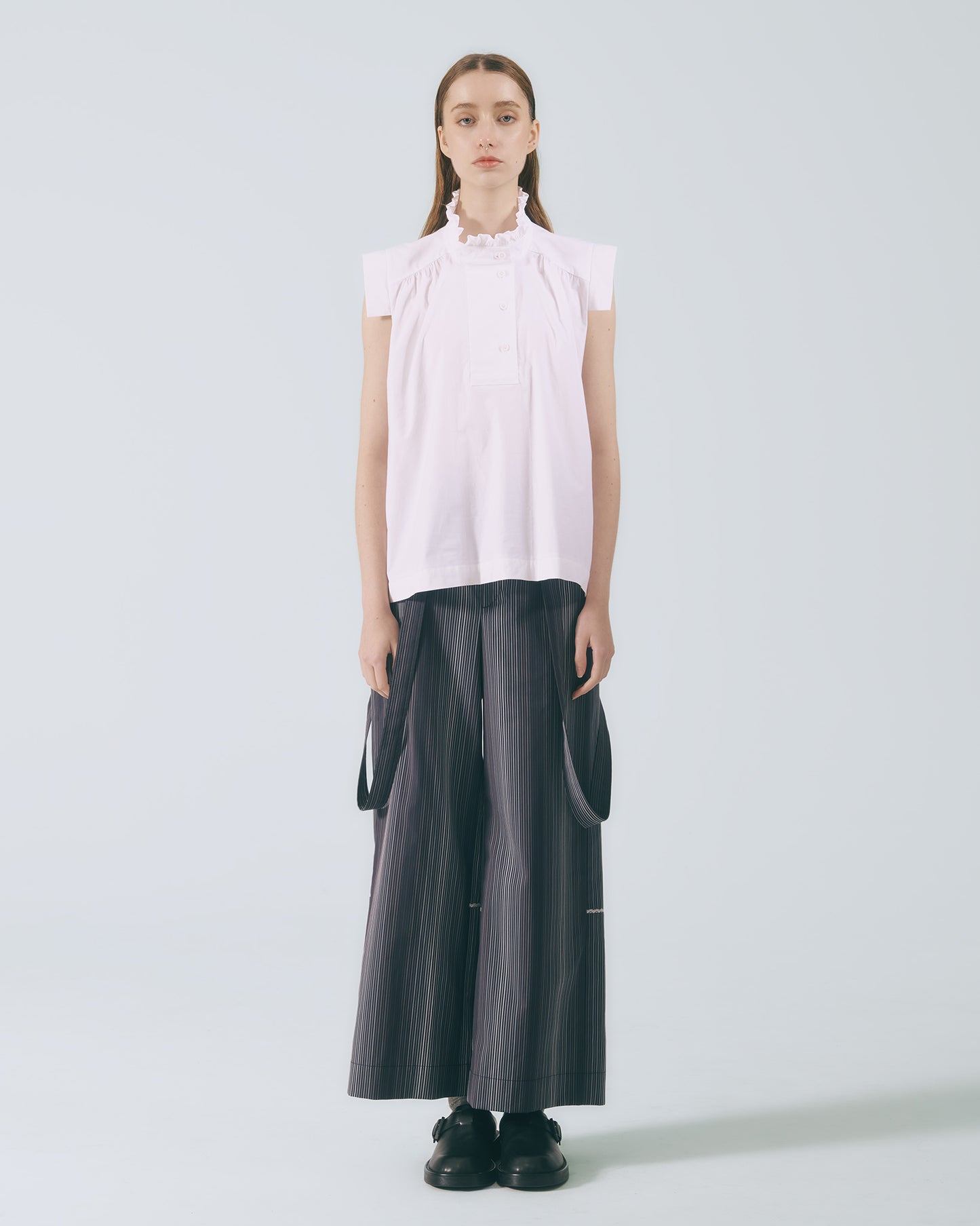 荷葉立領無袖上衣 (白色)