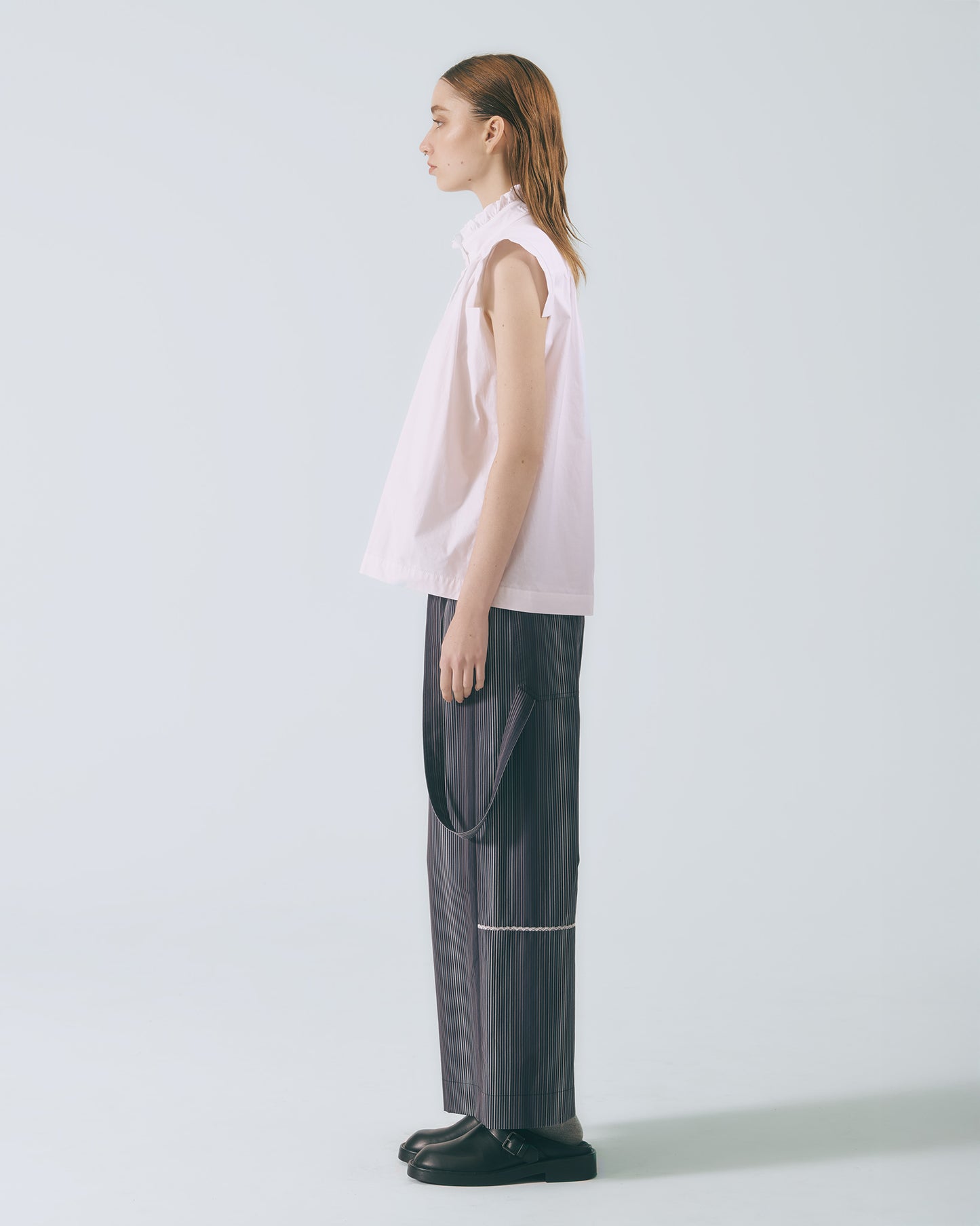 荷葉立領無袖上衣 (白色)