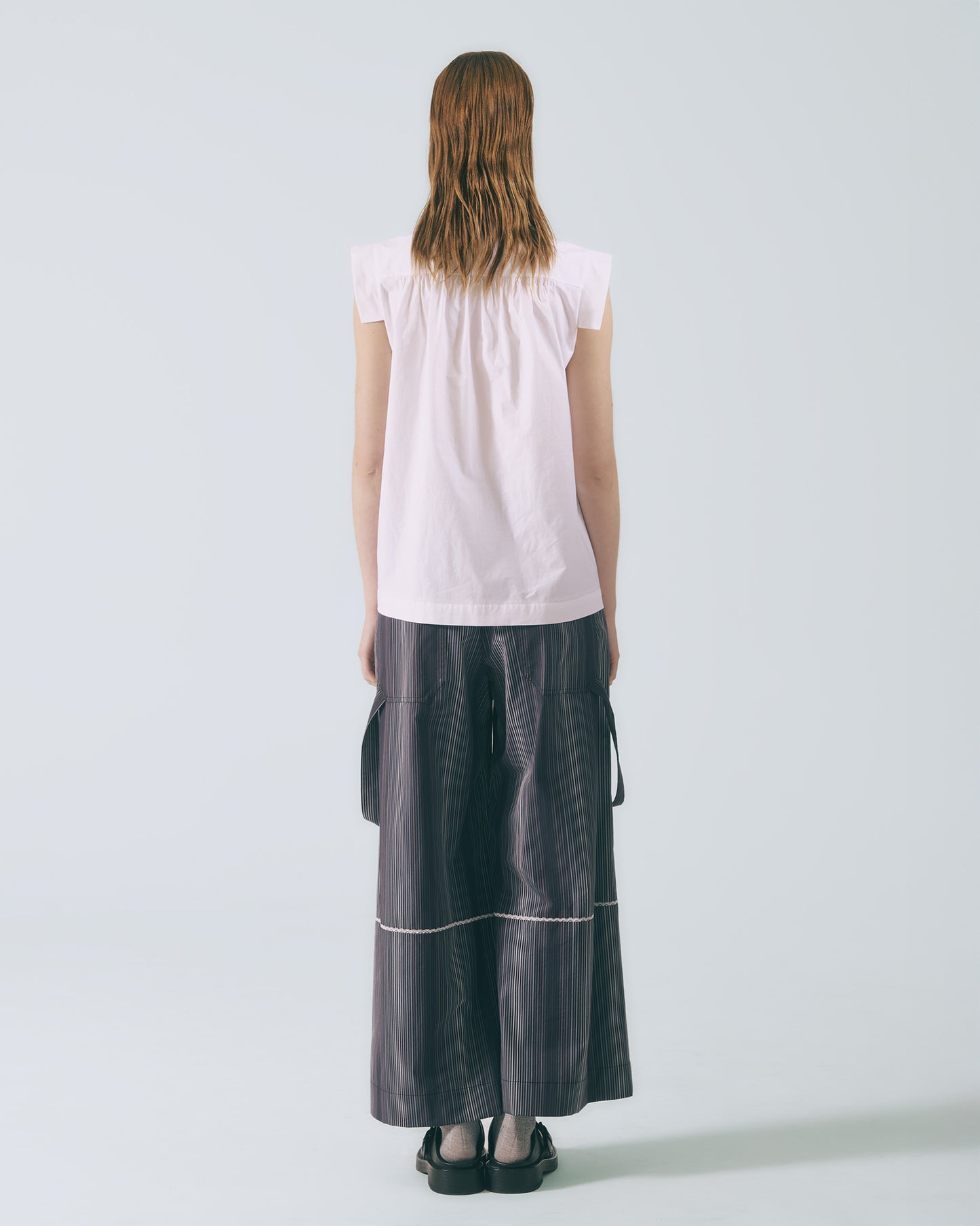 荷葉立領無袖上衣 (白色)