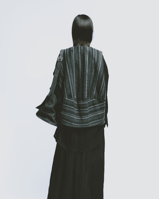 Reversible wool vest with pockets