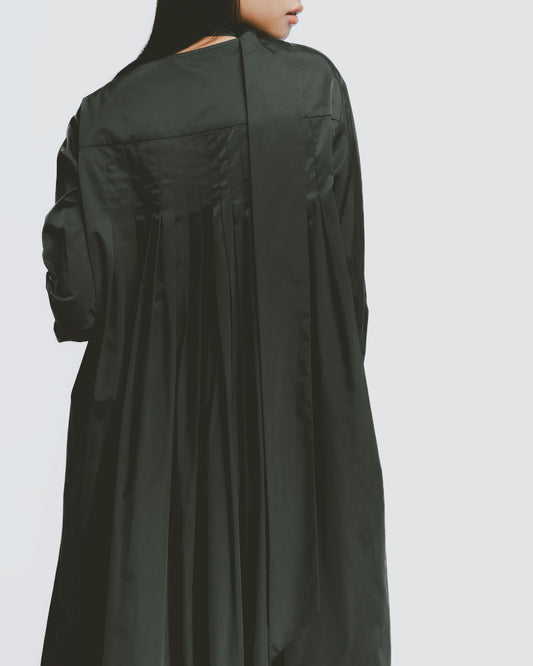 French-style back-pleated white tie-front long dress