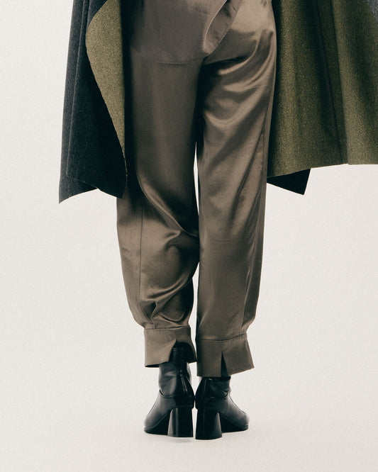 Green satin pleated suit pants 