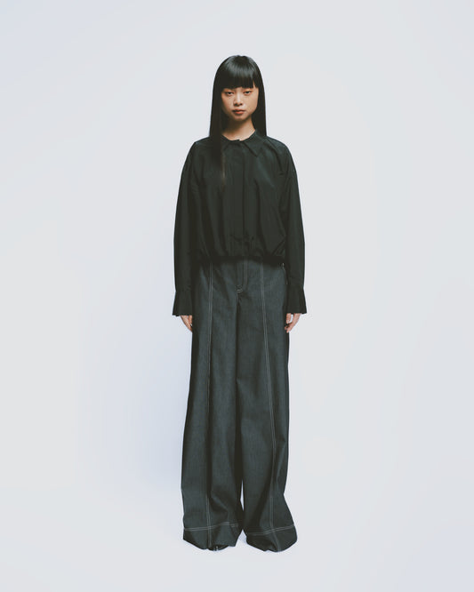 Textured black pleated dark collar short shirt 